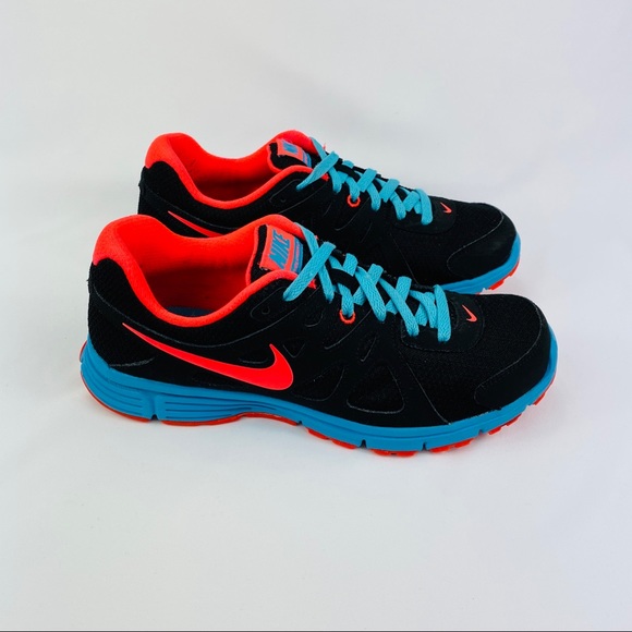 nike revolution 2 black shoes